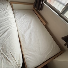 子供用ベッド　IKEA スニーグラル　ベッドフレームとすのこの画像