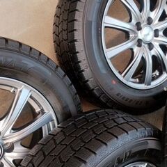 殆ど新品 195/65R15 超バリ溝 国産タイヤ スタッドレス 23年式 アルミホイール 国産 夏 冬 タイヤ トヨタ プリウス 5穴 54 アリオン エスクァイア オーリス カローラ アクシオ スポーツ フィールダー ルミオン クラウン セダン アイシス アルテッツ ウィッシュ オーパ オーリス ヴォクシー カルディナ カローラ アクシオ クラウン クラウン エステート クラウン セダン クレスタ チェイサー ノア ビスタ ブレビス PHV プリウス プレミオ プログレ マークII WiLL VSの画像