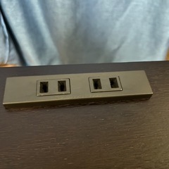 【SAKODA】木製ナイトテーブル(コンセント付き)の画像