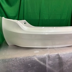 TOYOTA 30プリウス リアバンパー ホワイトの画像