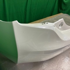 TOYOTA 30プリウス リアバンパー ホワイトの画像