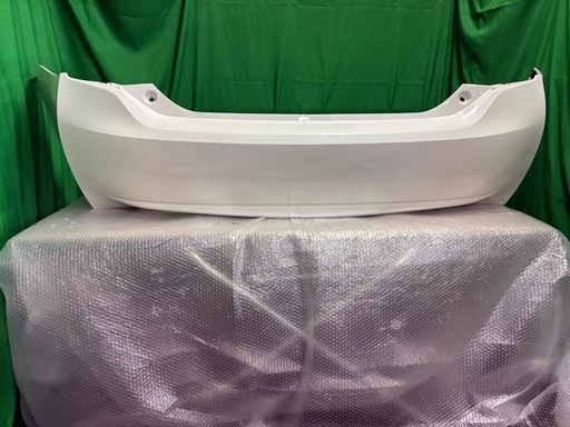 TOYOTA 30プリウス リアバンパー ホワイト