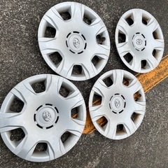 ハイエース２００系スチールホイール４個ホイールカバー付の画像