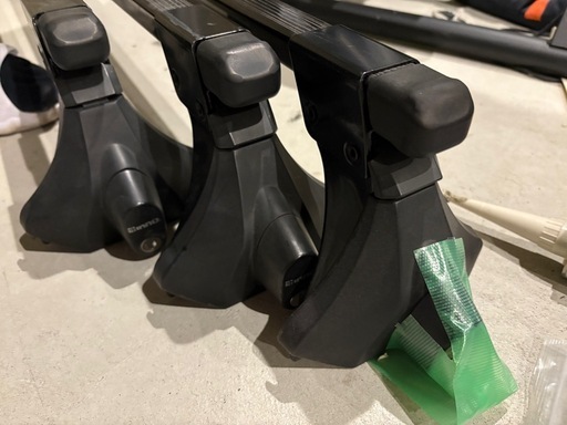 ハイエース　ルーフ　キャリア　イノー　INNO