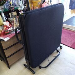 2022年製　極上美品でもたった3千円ポッキリ　　折りたたみベッド　シングル ベッド 　マットレス　布団　の画像