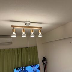 【中古】モダン 4灯 シーリングライト ホワイト／ナチュラルの画像