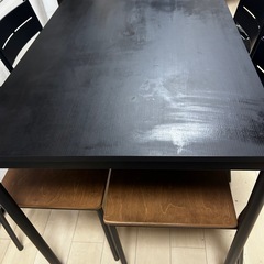 テーブルチェアの画像