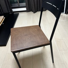 テーブルチェアの画像