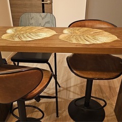 ハイテーブル&ハイチェアの画像