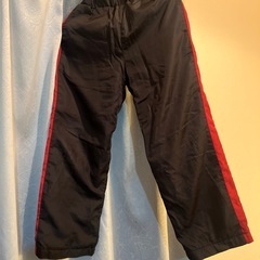 フルジップジャケット 130cm 黒 赤ストライプ　ジモティ限定価格！の画像