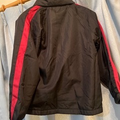 フルジップジャケット 130cm 黒 赤ストライプ　ジモティ限定価格！の画像