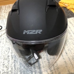 【受付中】美品！サングラス機能付き！オーストラリアのM2R バイク用ジェット型ヘルメット XXLサイズの画像