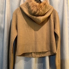 フード付きベージュクロップドニットセーター　ジモティ価格‼️の画像