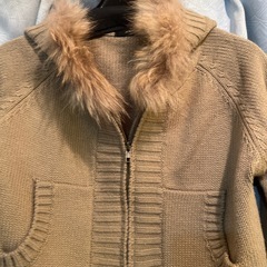 フード付きベージュクロップドニットセーター　ジモティ価格‼️の画像