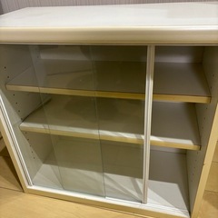 食器棚の画像