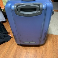 スーツケース（ロック1つ不具合あり）の画像