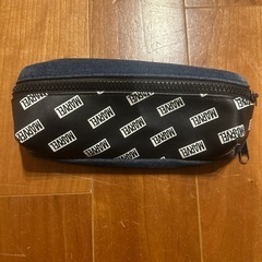 12 無料　中古　MARVEL 筆箱の画像