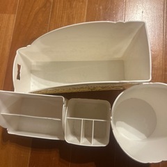 4点セット　エッフェル塔　収納ケースの画像