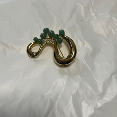 ブローチの画像