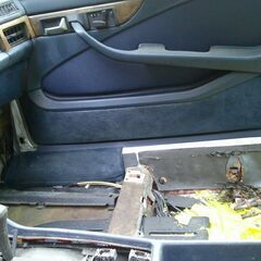 M.ベンツ126-560-SECクーペリサイクル各種部品販売-ボデー車体―外装―内装の画像