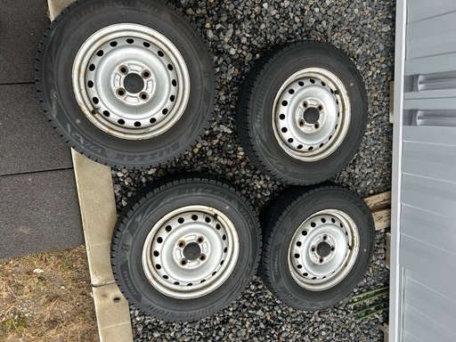 取り引き中！
スタッドレスタイヤホイールセット13インチ