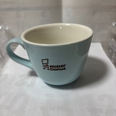 マック&ミスタードーナツのカップの画像