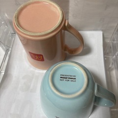 マック&ミスタードーナツのカップの画像