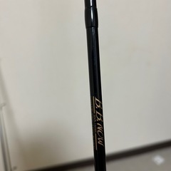 釣竿　バス釣り用　ベイトリール付き2pの竿と　スピニングの竿の画像