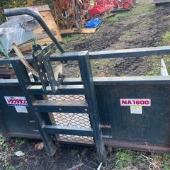 トラクター用リヤバケット　中古　ダンプ式　運搬・除雪・整地などに便利の画像