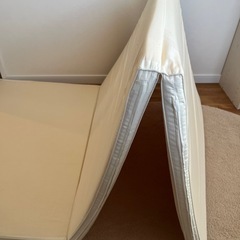 シングルマットレス三つ折り　白の画像