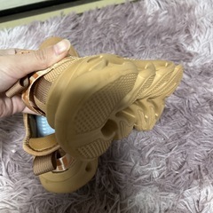 新品未使用スニーカーの画像