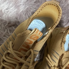 新品未使用スニーカーの画像