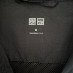 UNIQLOフード付ナイロンジャケットの画像