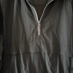 UNIQLOフード付ナイロンジャケットの画像