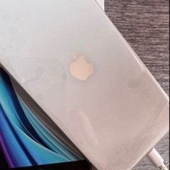 　iPhoneSE 第二世代　64GB  の画像
