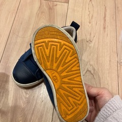 UGG スニーカー　17センチ
の画像