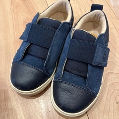 UGG スニーカー　17センチ
の画像