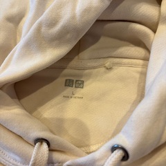 ユニクロパーカー　Lサイズの画像