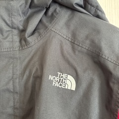 ノースフェイス　ジュニア　ウインドブレーカー　赤の画像