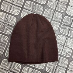 【１０００円】スエット２点、ニットキャップ４点の画像