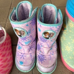 女の子の靴の画像