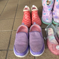 女の子の靴の画像