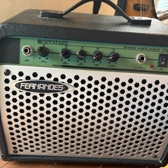 ベースギター＆ベースアンプ　2点セットの画像