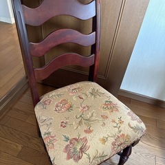 アンティーク椅子の画像