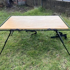アウトドア用組み立てテーブルの画像