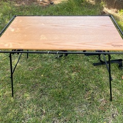 アウトドア用組み立てテーブルの画像