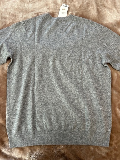 未使用UNIQLOユニクロカシミヤVネックセーター長袖長袖セーター長袖ニットトップス紳士服grayグレイグレー灰色系無地カシミヤ100％ カシミア100％  ■サイズ•寸法 XL チェスト104～112センチ  ■対象 メンズ（men’s）男性用、紳士