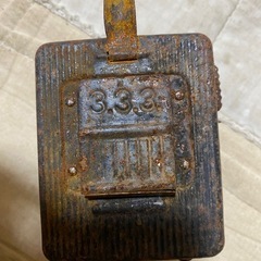 懐中電灯 333 モデル 錆びた金属製
の画像