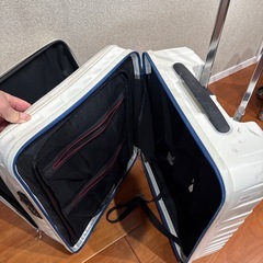 シロ旅行キャリーばつバックの画像