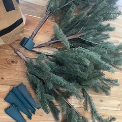 VINTERFINT ヴィンテルフィント クリスマスツリー 人工樹, 室内/屋外用 グリーン, 150 cm&ツリーオーナメント50-70個＆ライトセットの画像